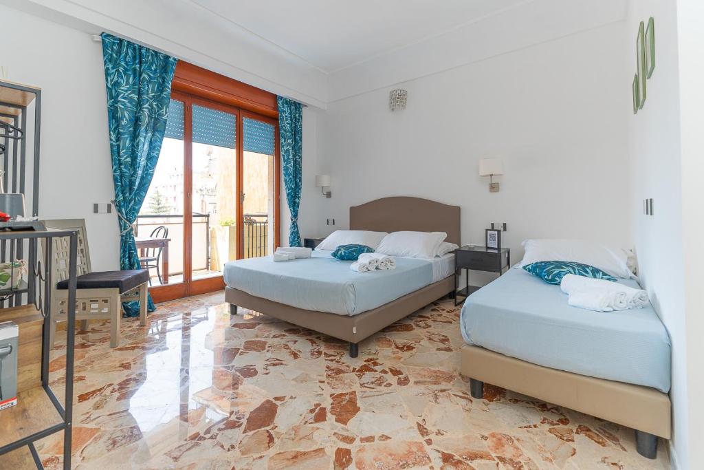 Maiori — Camera doppia con accesso balcone