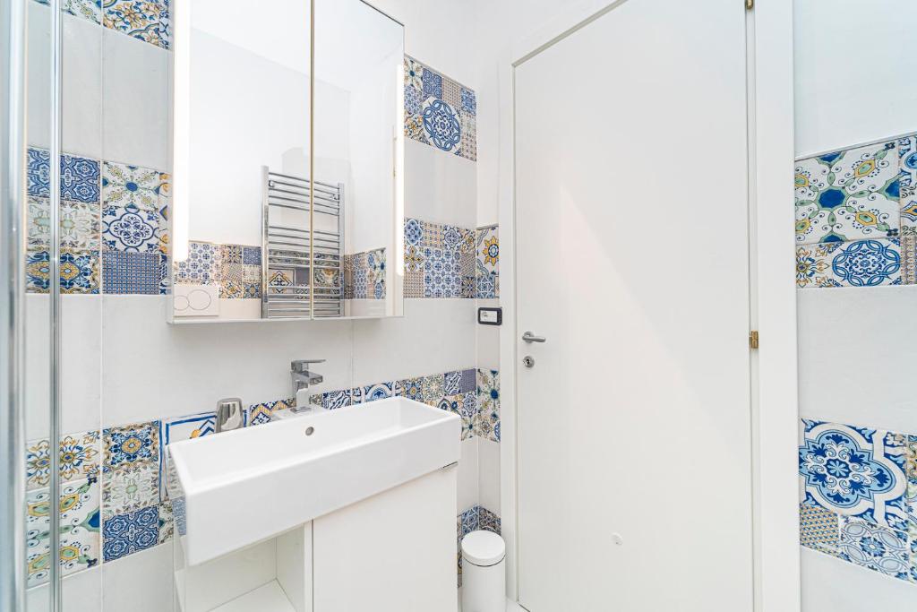 Dolce — Lavabo e box doccia